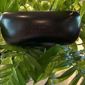 Coach New York Black Eyewear‎ Hard Case Sunglasses Clam Shell Opening